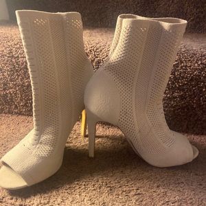 ALDO KESHAA-32 Tan Crotchet Heels US Size 7.5 NWOT